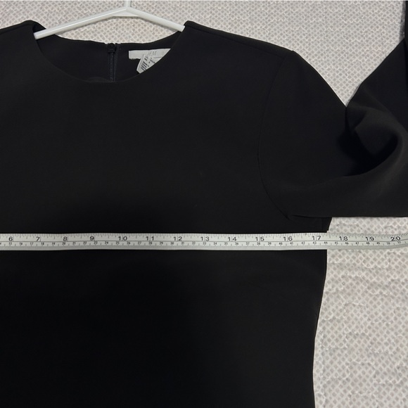 Black dress with fancy sleeves - Picture 7 of 9